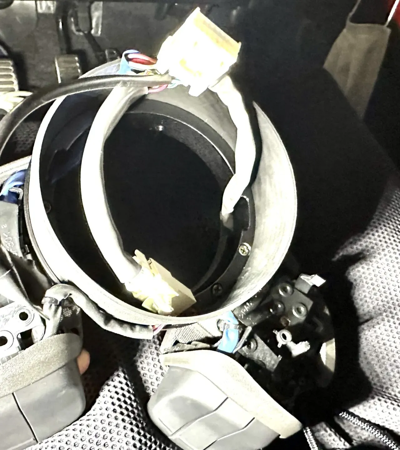 WORKS BELLステアリングスイッチ移設キットでハンドル交換取り付け方法 - 画像24