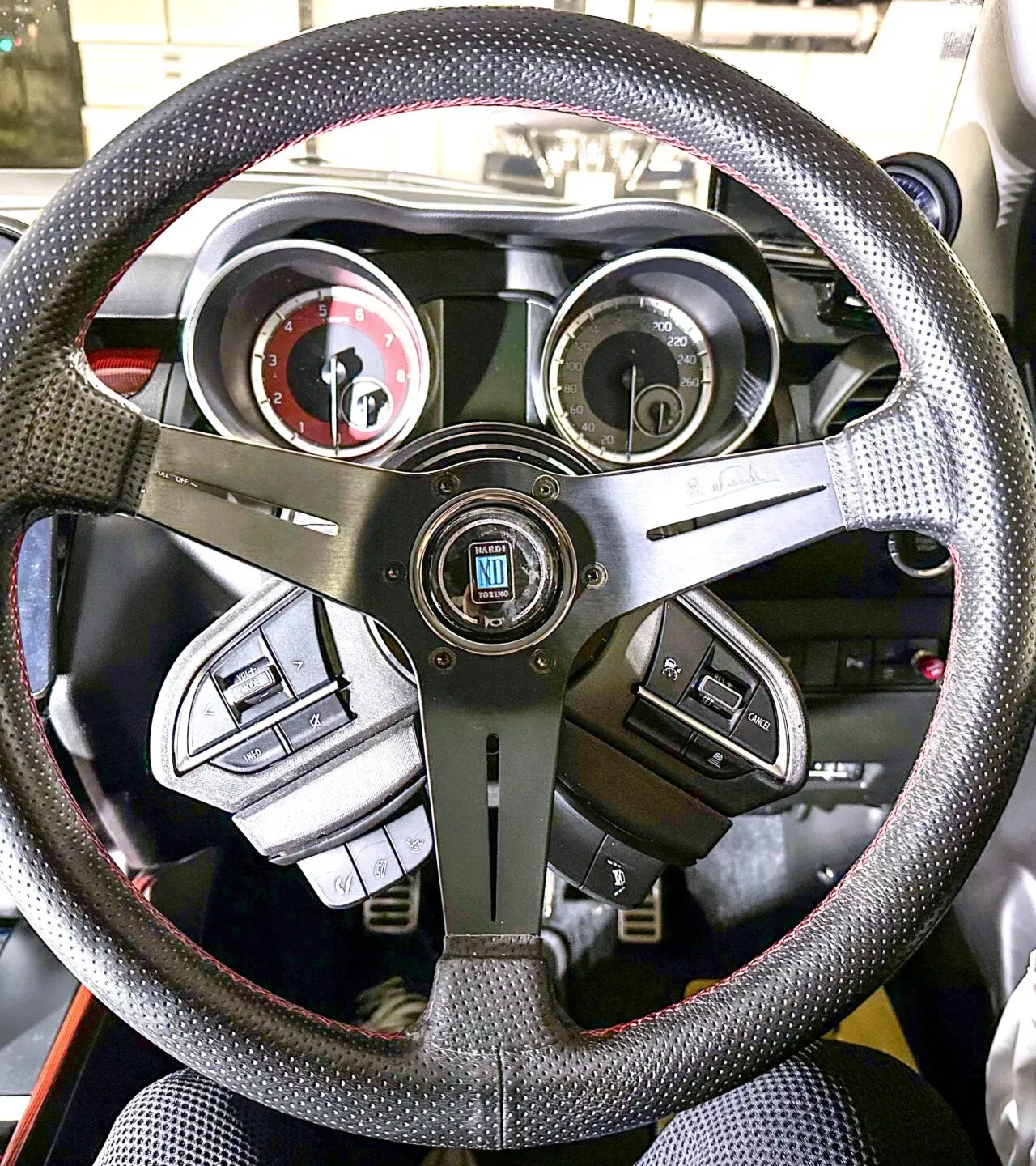 スイスポのハンドル交換！WORKS BELLステアリングスイッチ移設キット