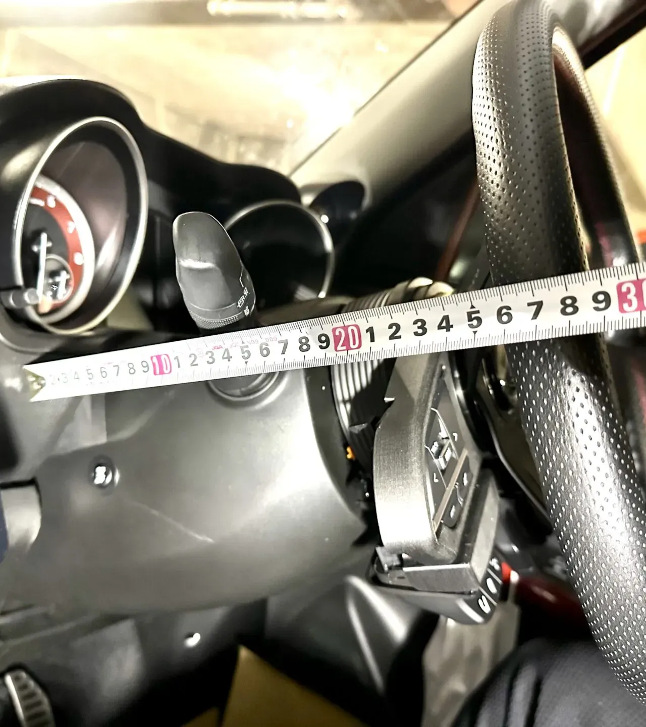 スイスポのハンドル交換！WORKS BELLステアリングスイッチ移設キット