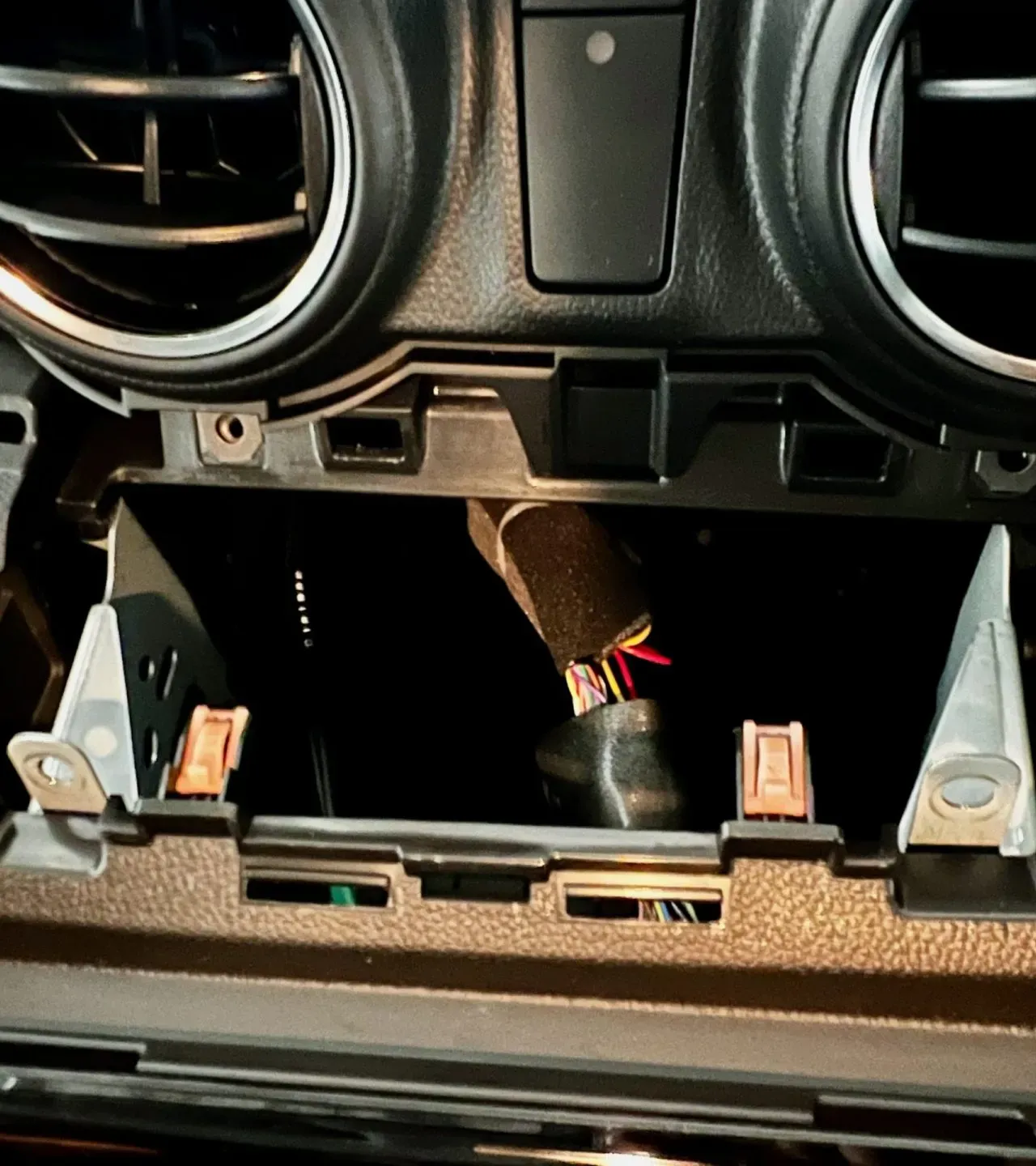 FH-8500DVSの取り付け方法を解説初心者でもカーナビをDIYで設置 - 画像7