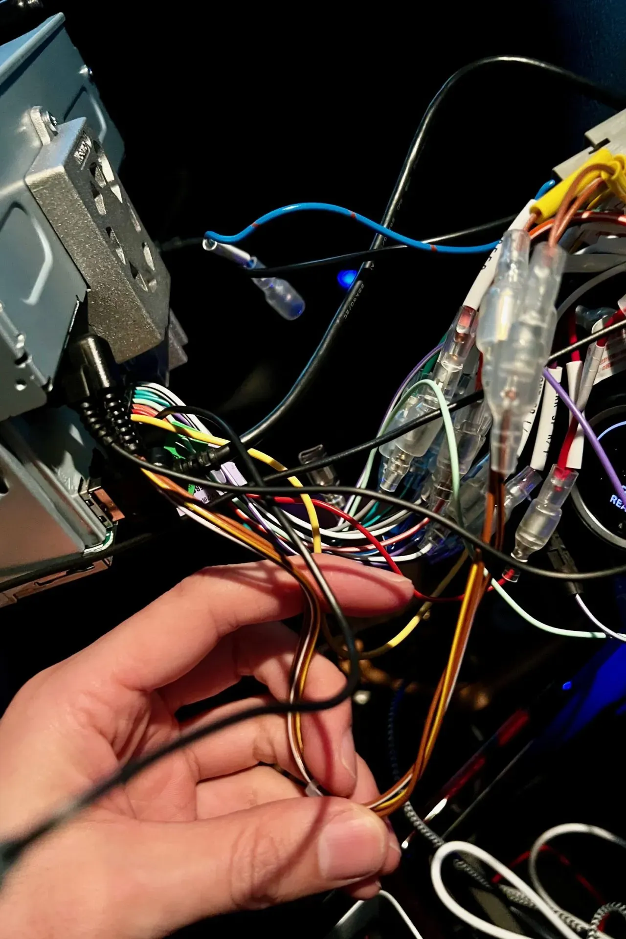 FH-8500DVSの取り付け方法を解説初心者でもカーナビをDIYで設置 - 画像17