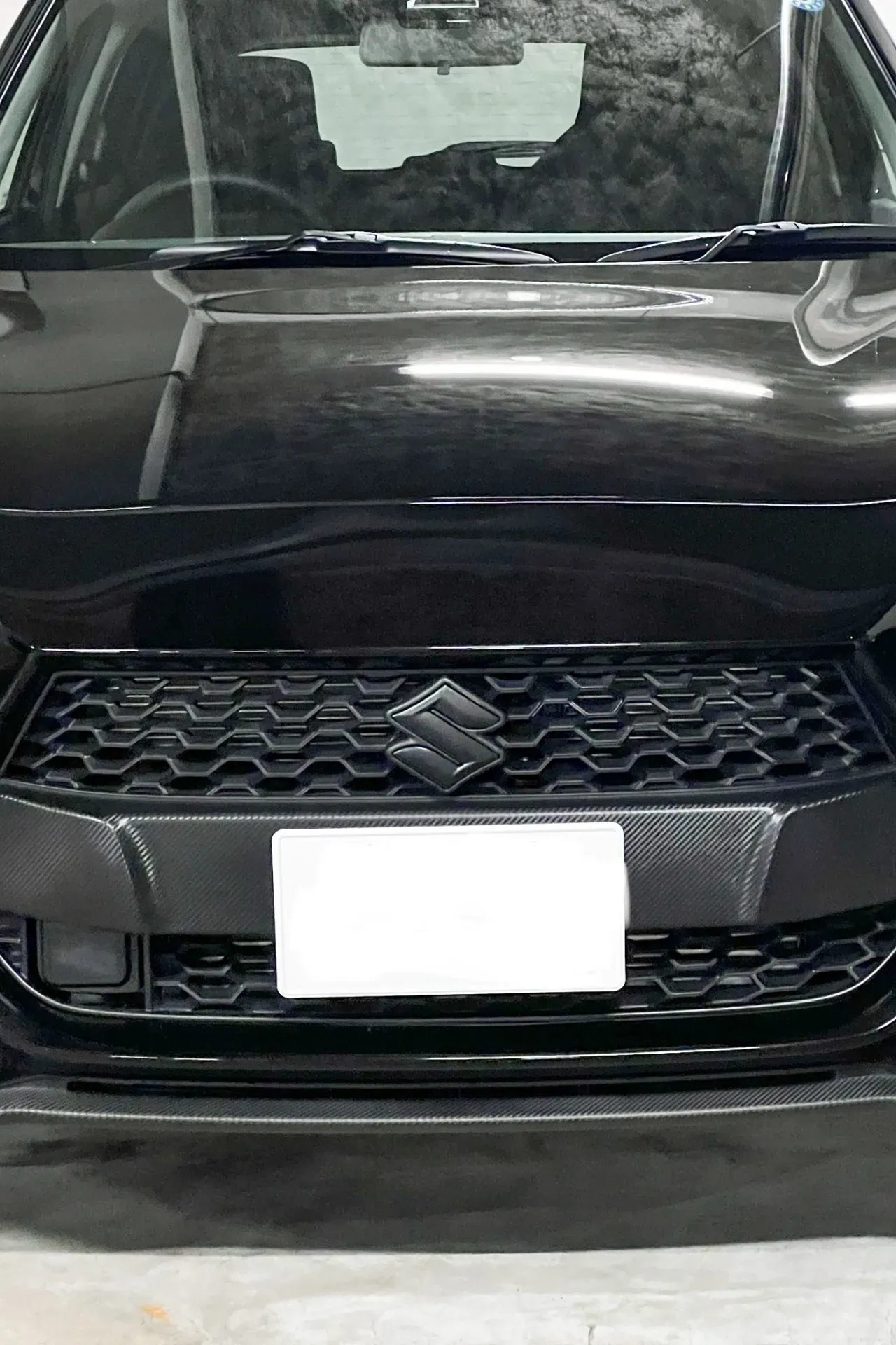 スイスポのフロントエンブレム「S」を黒に塗装してイメチェン - 画像13