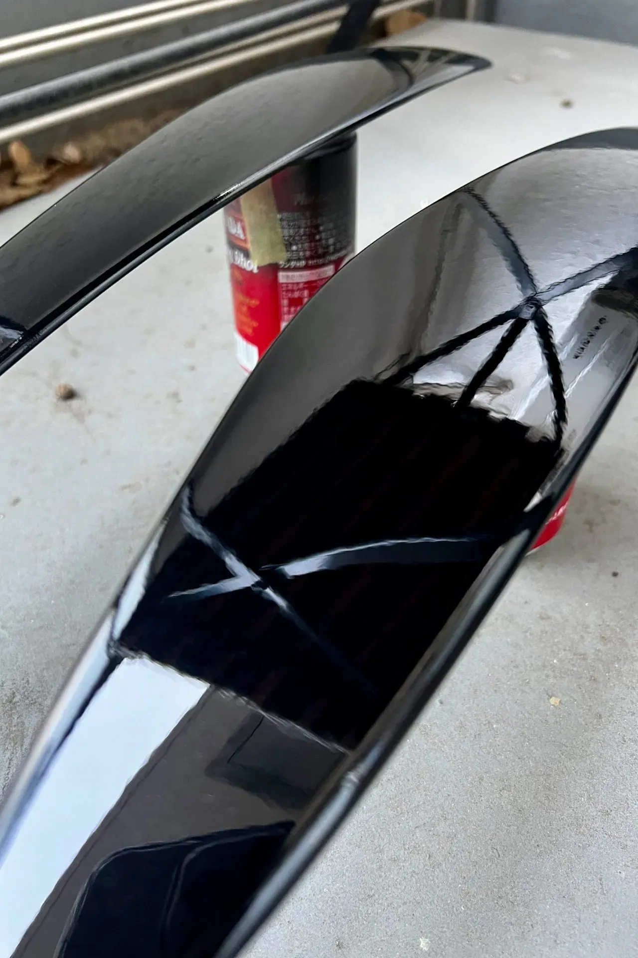 缶スプレーで車のパーツを塗装する方法NOBLESSEアイラインを実践 - 画像9