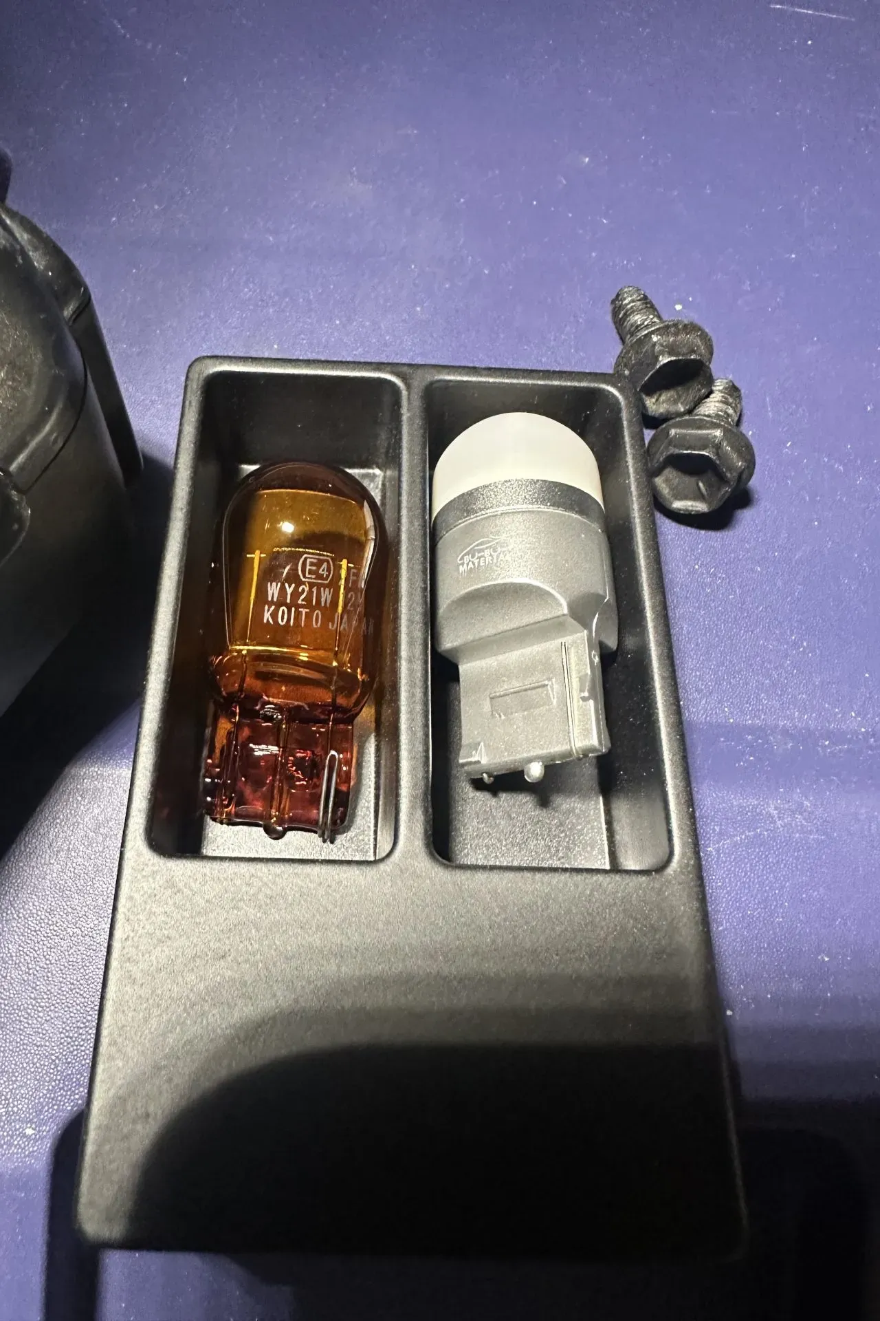 ZC33Sで抵抗器を外付けして前後ウィンカーをLED化する方法 - 画像21