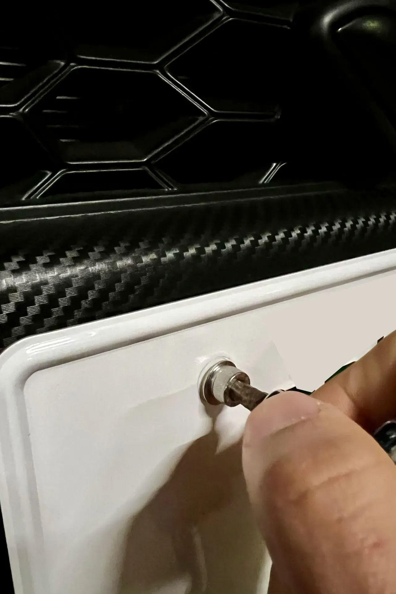 ナンバープレート位置を上げてインタークーラーへの風量アップ - 画像8