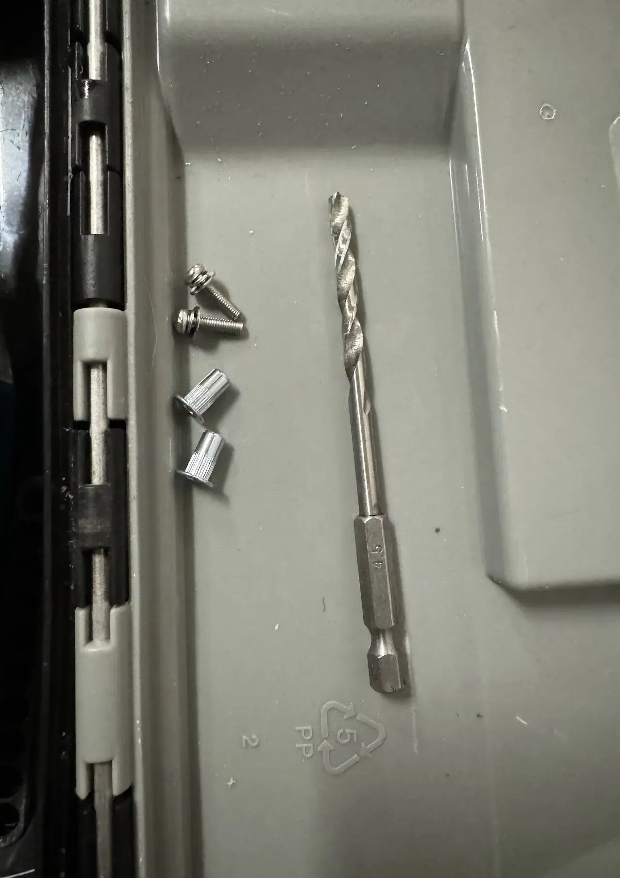ZC33Sの後部座席にベビーモニターを設置取り付け方法を解説 - 画像18