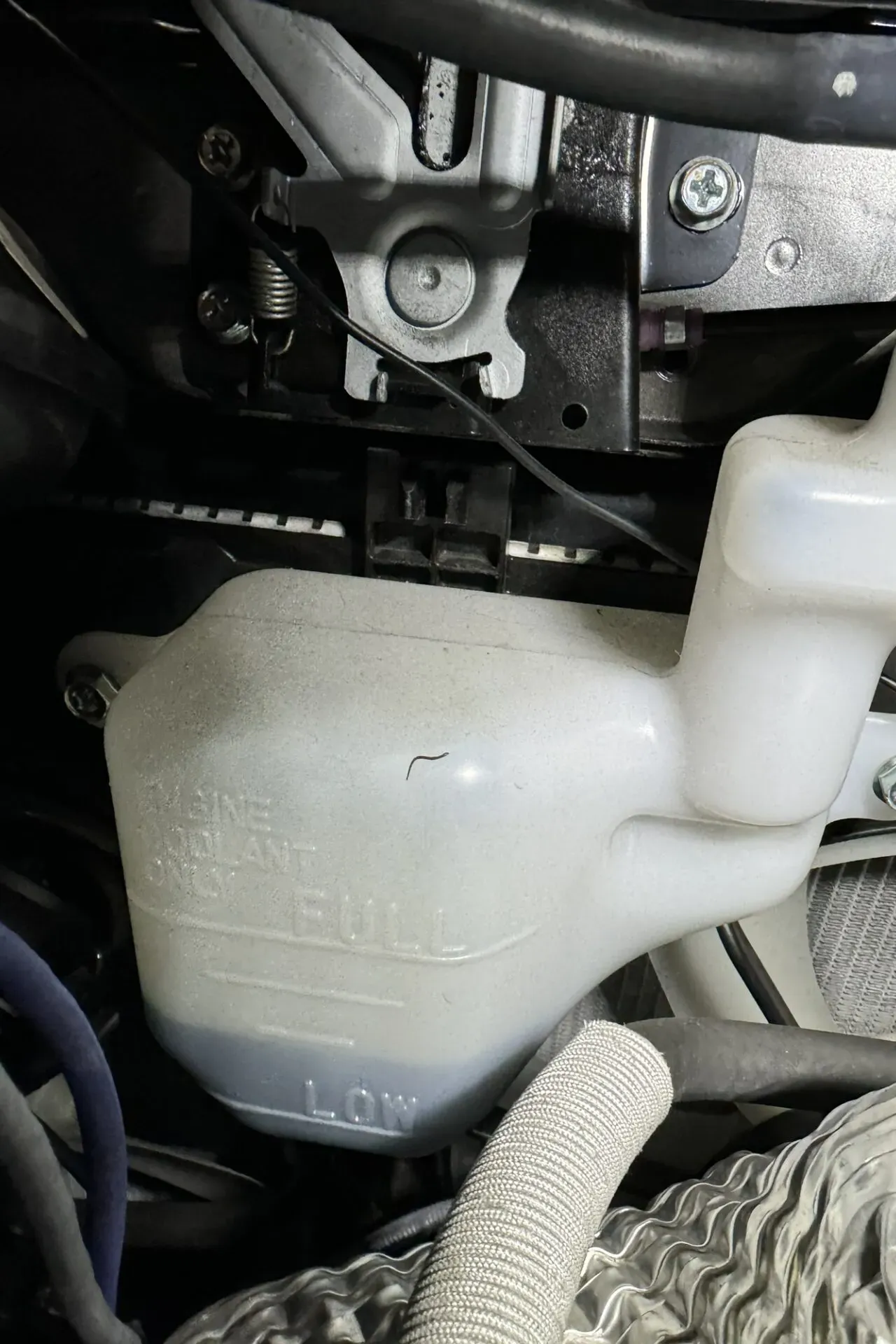 ZC33Sのクーラント(冷却液)をDIY交換する手順を詳しく解説 - 画像2