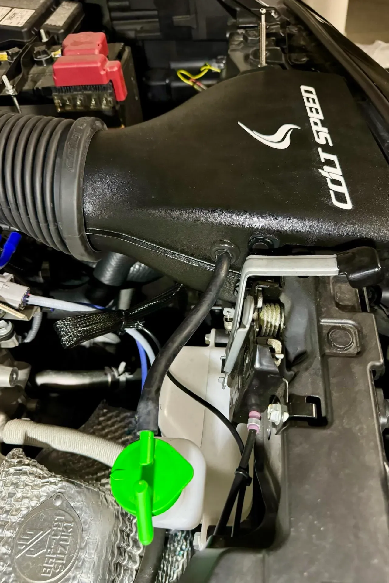 ZC33Sにコルトスピードのハイフローインテークを取り付ける方法 - 画像21