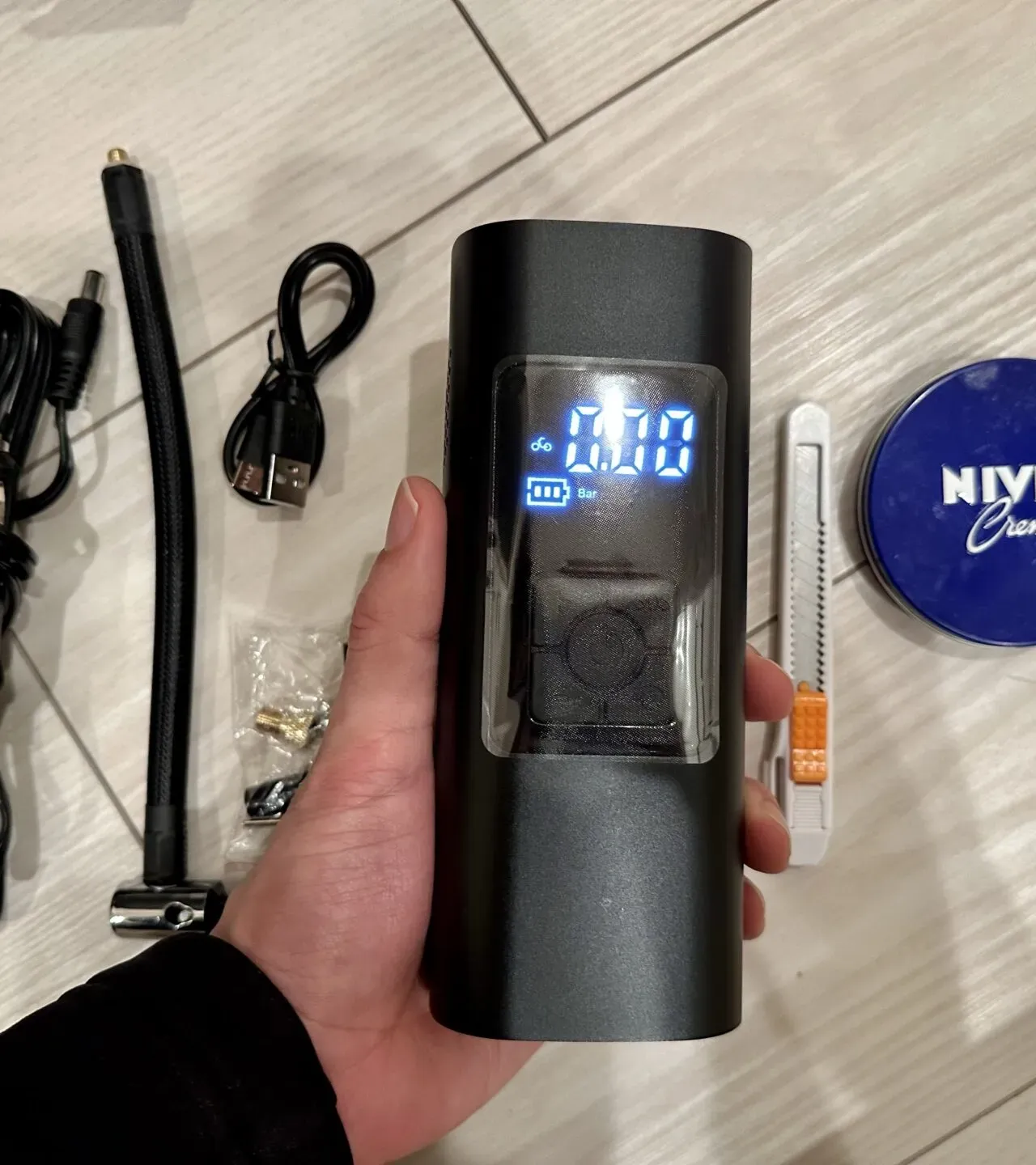 充電式空気入れをレビュータイヤの空気圧管理がDIYで簡単に - 画像1