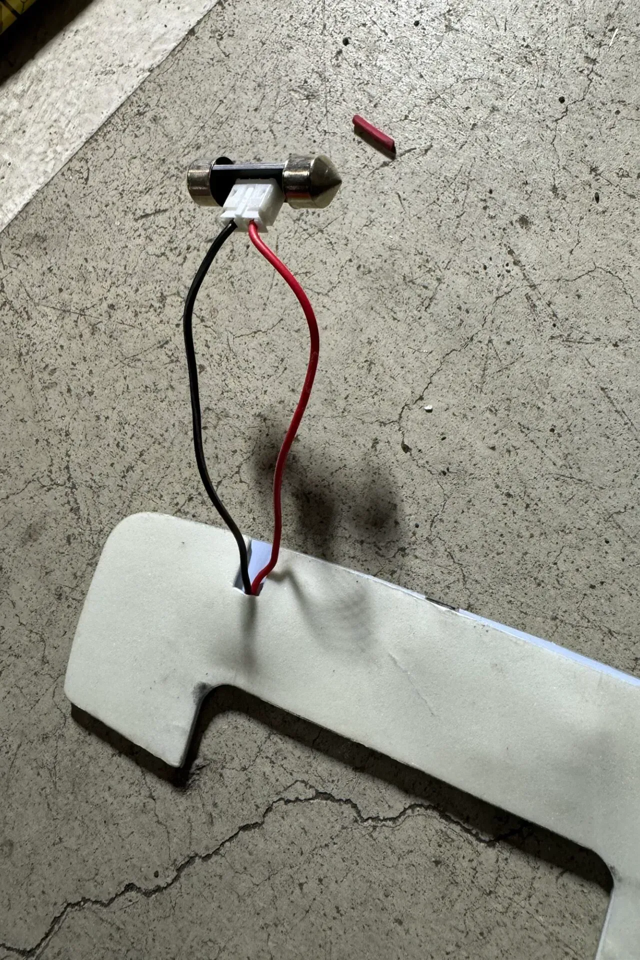 ZC33Sの後部座席に室内灯(LED)を追加する方法を解説 - 画像16