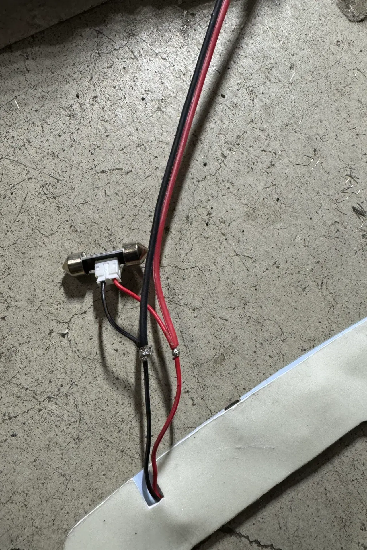 ZC33Sの後部座席に室内灯(LED)を追加する方法を解説 - 画像17