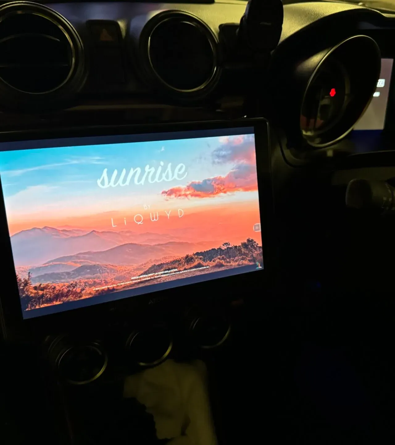 スイスポにATOTO X10(10インチ)をDIYで取り付ける方法！設置手順を解説