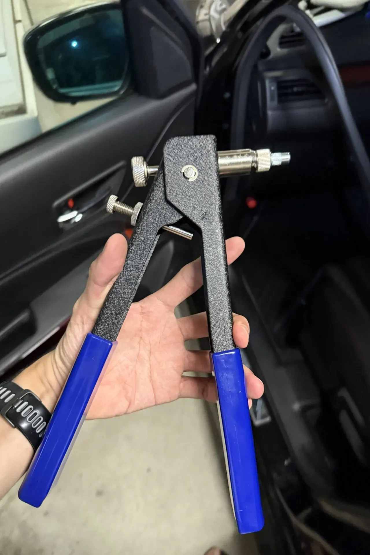 天井にGoProマウントを固定ナッターでネジ穴を作る加工方法 - 画像2