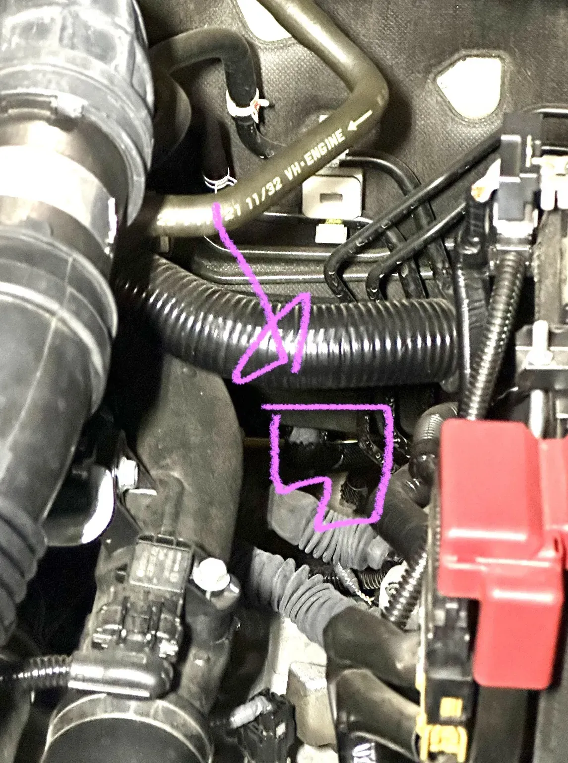 エアコンドレーンホースを延長水がクロスメンバーに当たる問題を解決 - 画像12