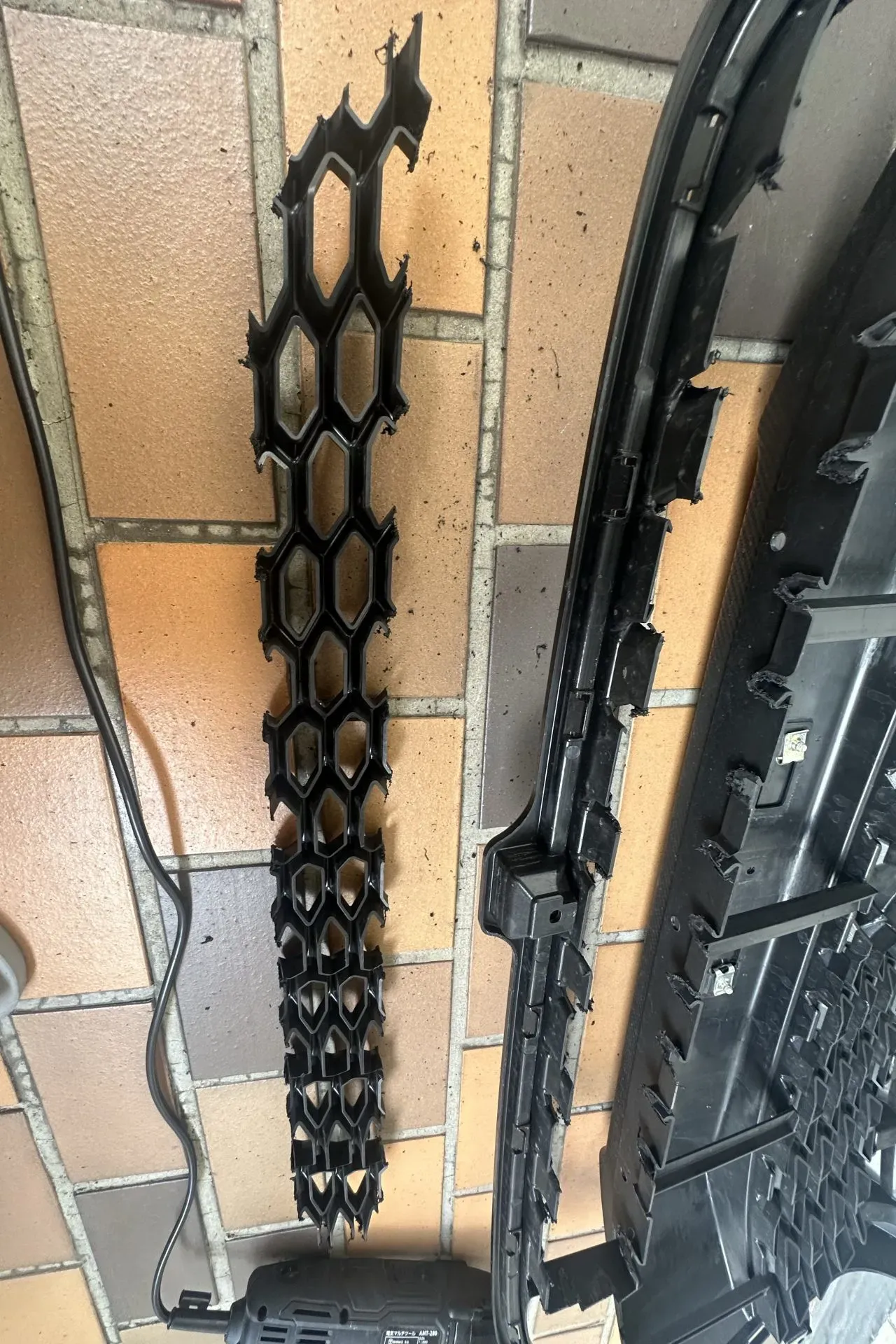 ZC33SのフロントグリルをDIYでメッシュ化する方法その1・加工編 - 画像17