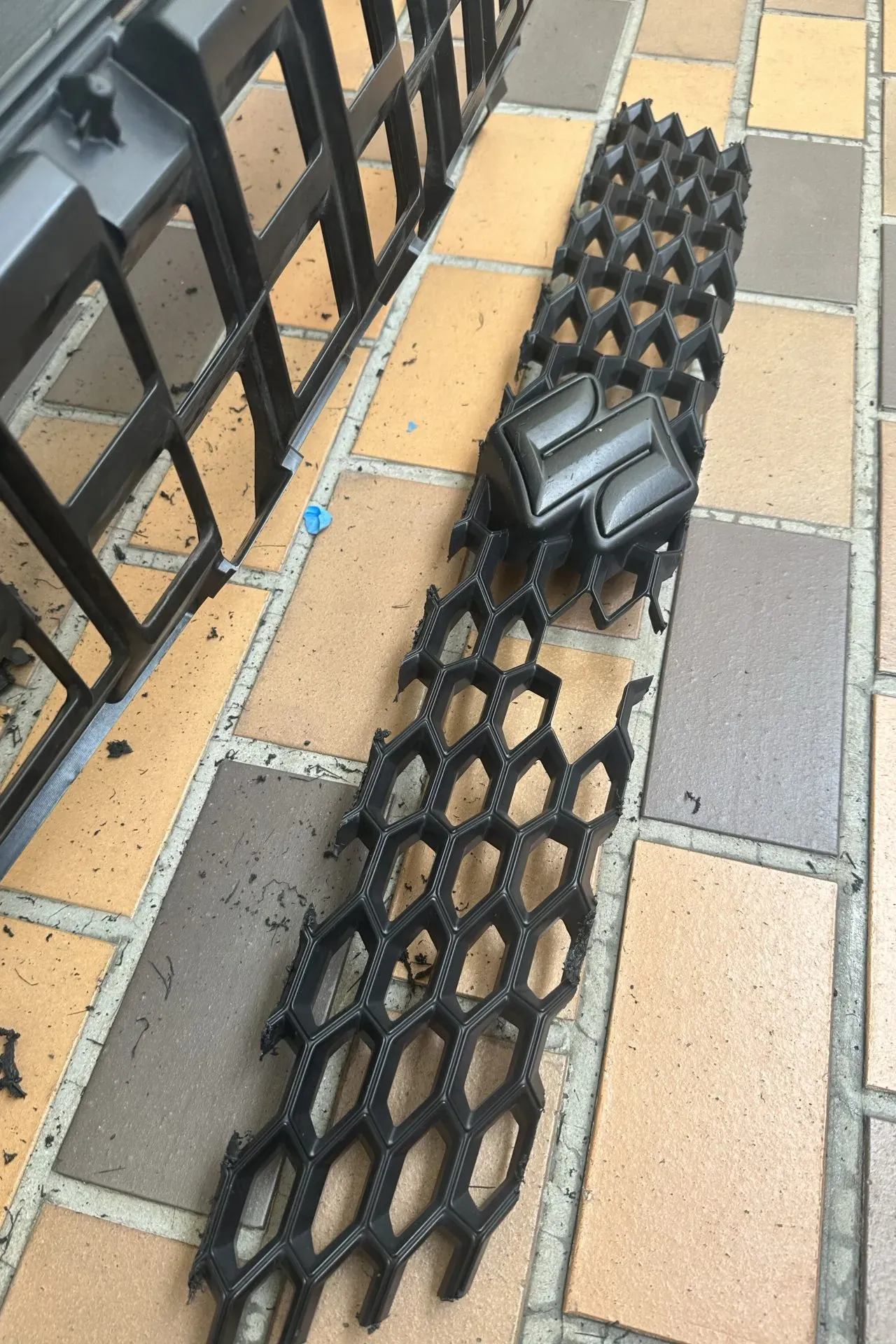 ZC33SのフロントグリルをDIYでメッシュ化する方法その1・加工編 - 画像24