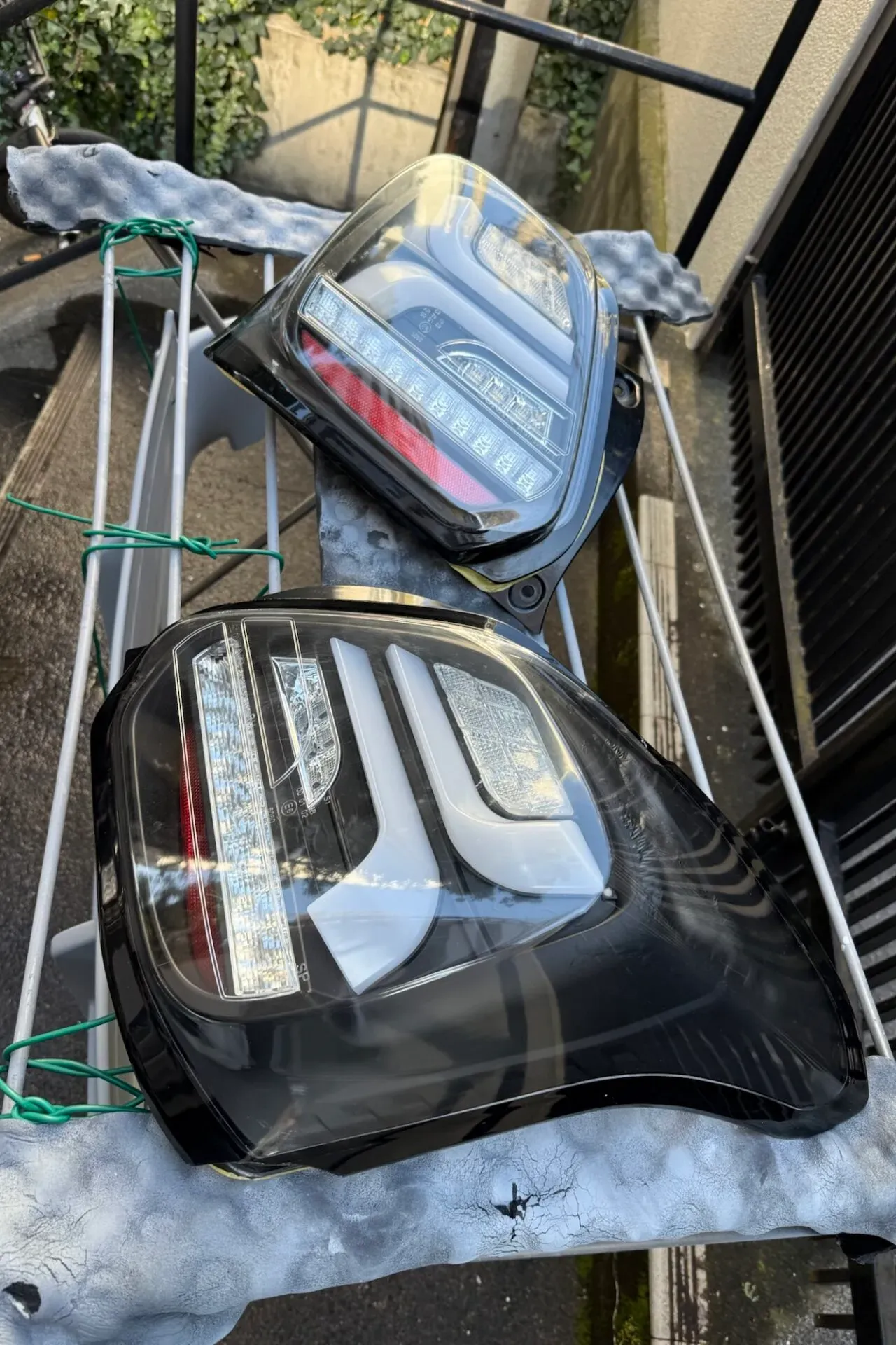 ValentiテールランプをDIYスモーク塗装手順と仕上がりレビュー - 画像2