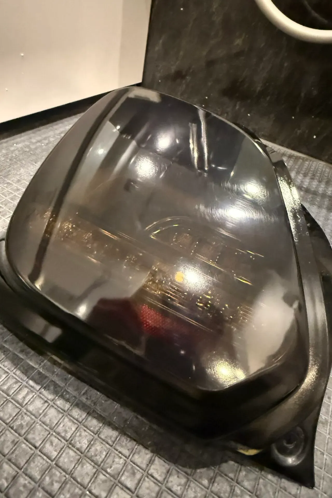 ValentiテールランプをDIYスモーク塗装手順と仕上がりレビュー - 画像19