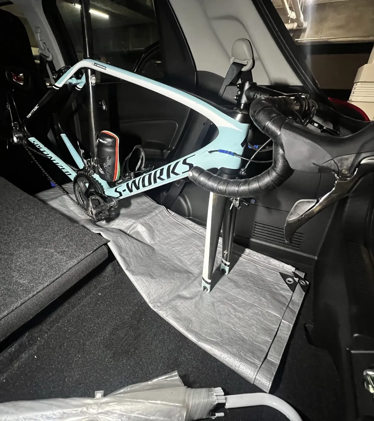 スイスポ(ZC33S)にロードバイクを車載する方法積み方を解説 - 画像3