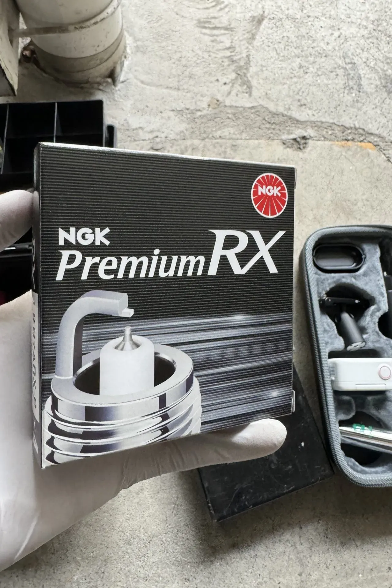 ZC33Sのスパークプラグ交換NGKプレミアムRXプラグ(LKR7ARX-P)へ - 画像5