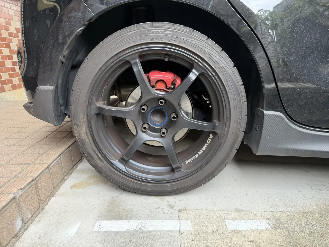 スイフトスポーツ(ZC33S)のタイヤにタイヤ一発!Vを吹く前のリアタイヤ